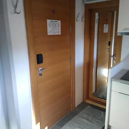 Megi - Konaci Maglic